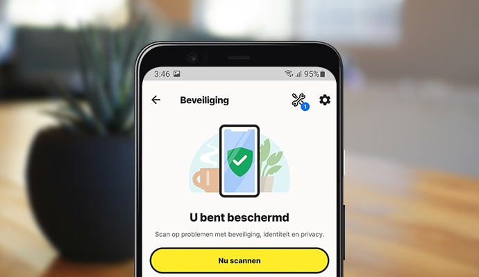 Mobiele telefoon met de Norton Mobile Security-app op het beeldscherm